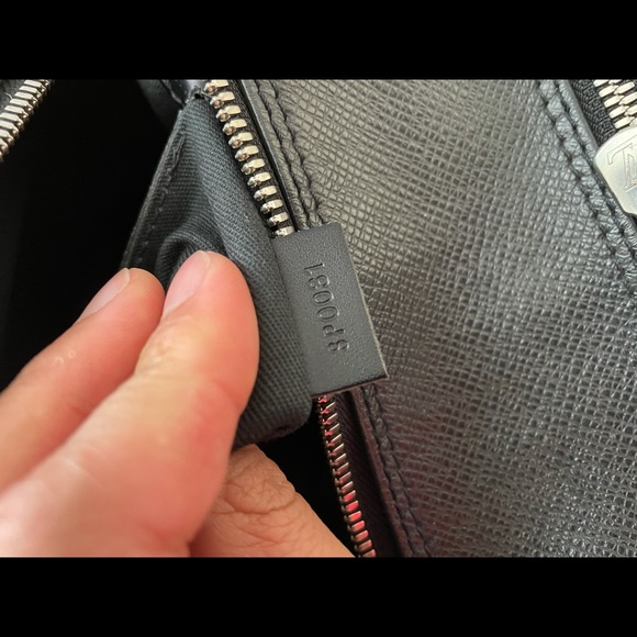 Authentic Louis Vuitton Reporter Bag - Picture 6 of 7